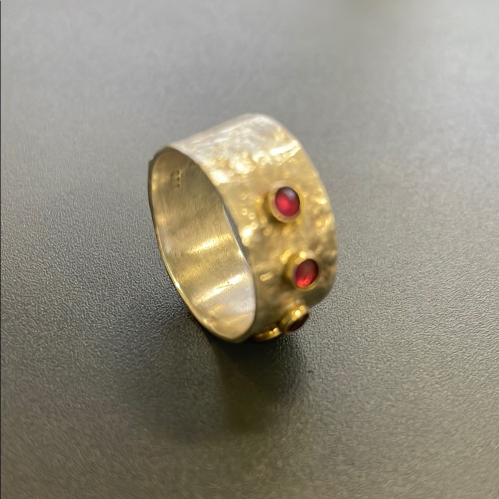 Hammered 925   & 14 K  Gold and Red  Garnet Gemstone Ring  Size 6